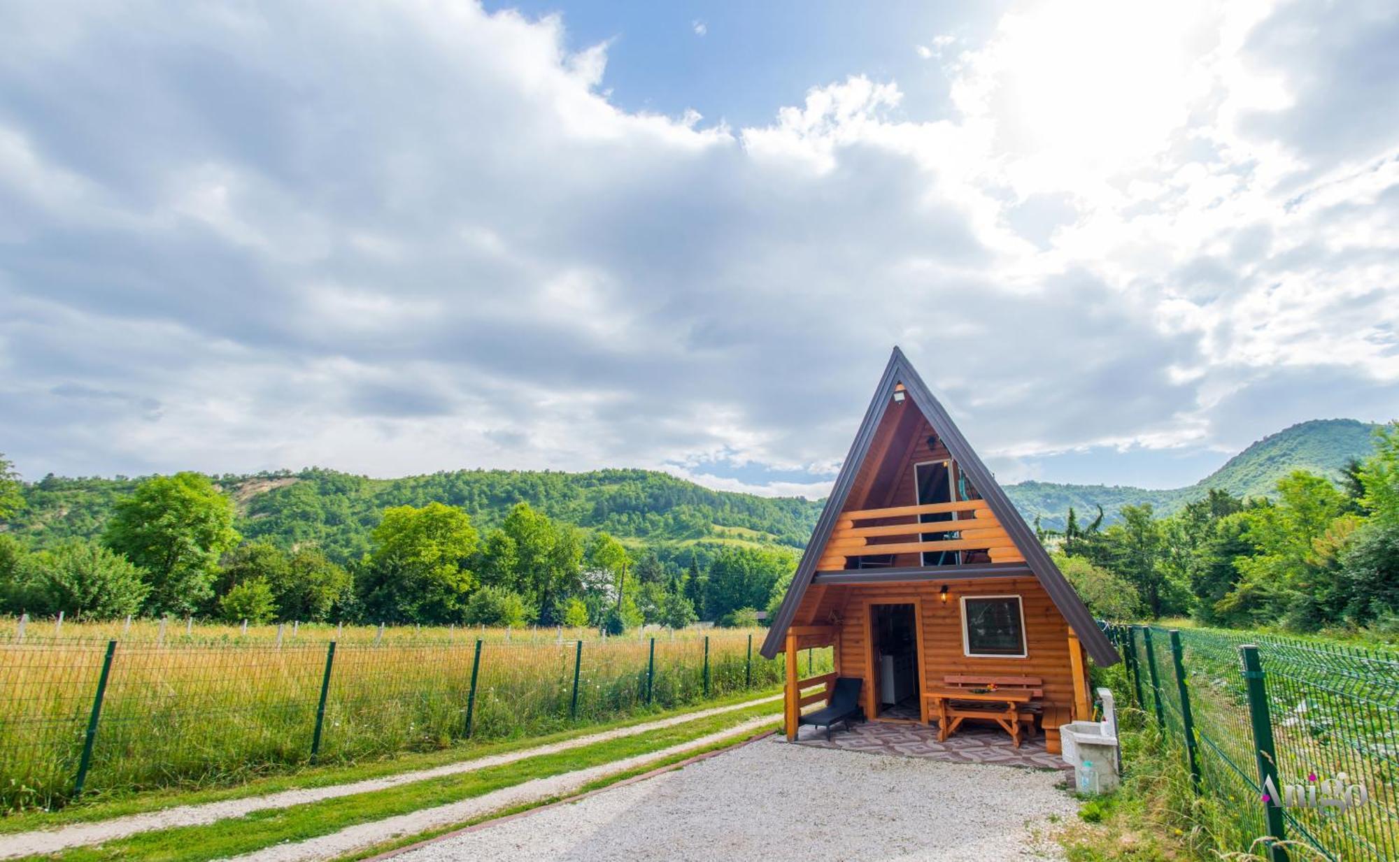 Pyramid Energy House Villa Visoko Buitenkant foto